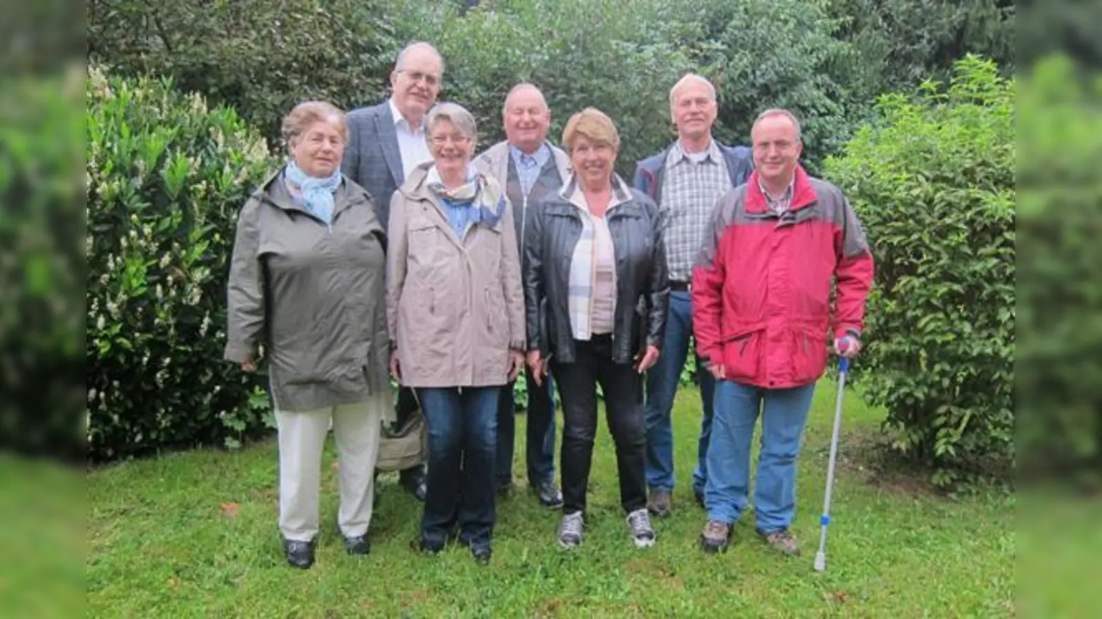 Sammeln in Zorneding: Elfriede Schuhbauer, Werner Voigt, Doris Lindner, Franz Ziepl, Inge Fürst, Peter Christoleit und Michael Wolterhoff (v. li). 	 (Foto: VdK Zorneding-Pöring)