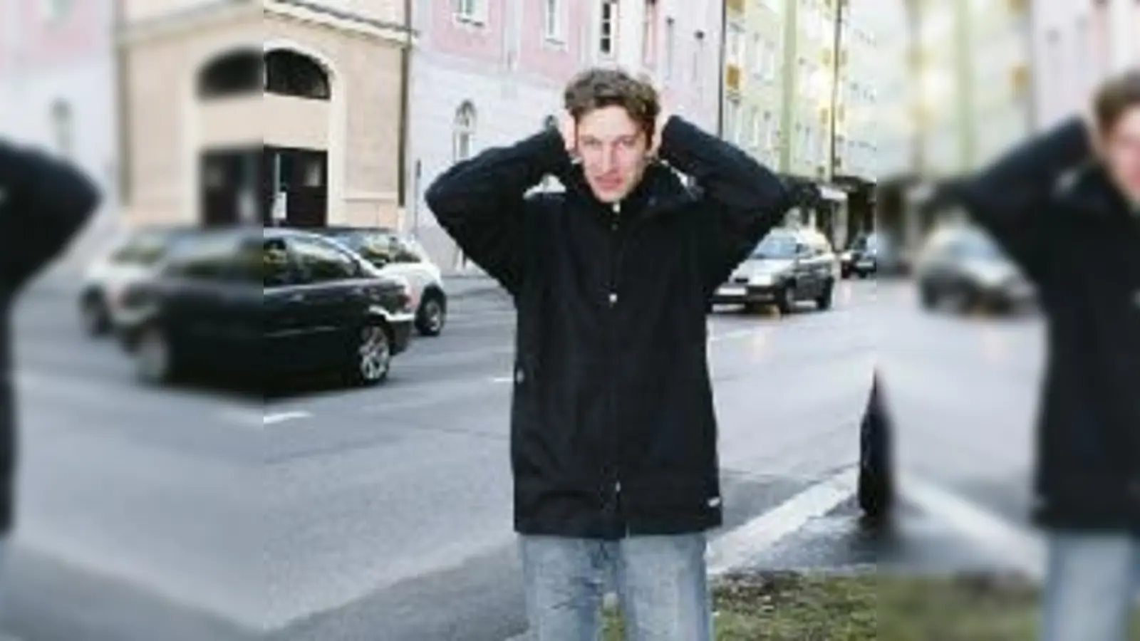 »Nachts brettern hier Autos mit 70 Sachen durch die Straße.« Grünen-Stadtrat Jens Mühlhaus ist es in der Grillparzerstraße eindeutig zu laut. Er fordert eine Verkehrsberuhigung.	 (Foto: ks)