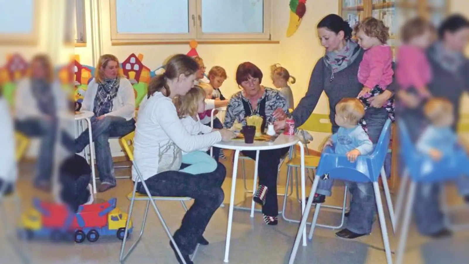 Das Zwergerl-Cafe lädt die Großen zum Ratschen und die Kleinen zum Spielen ein. 	 (Foto: Zwergerl & Partner)