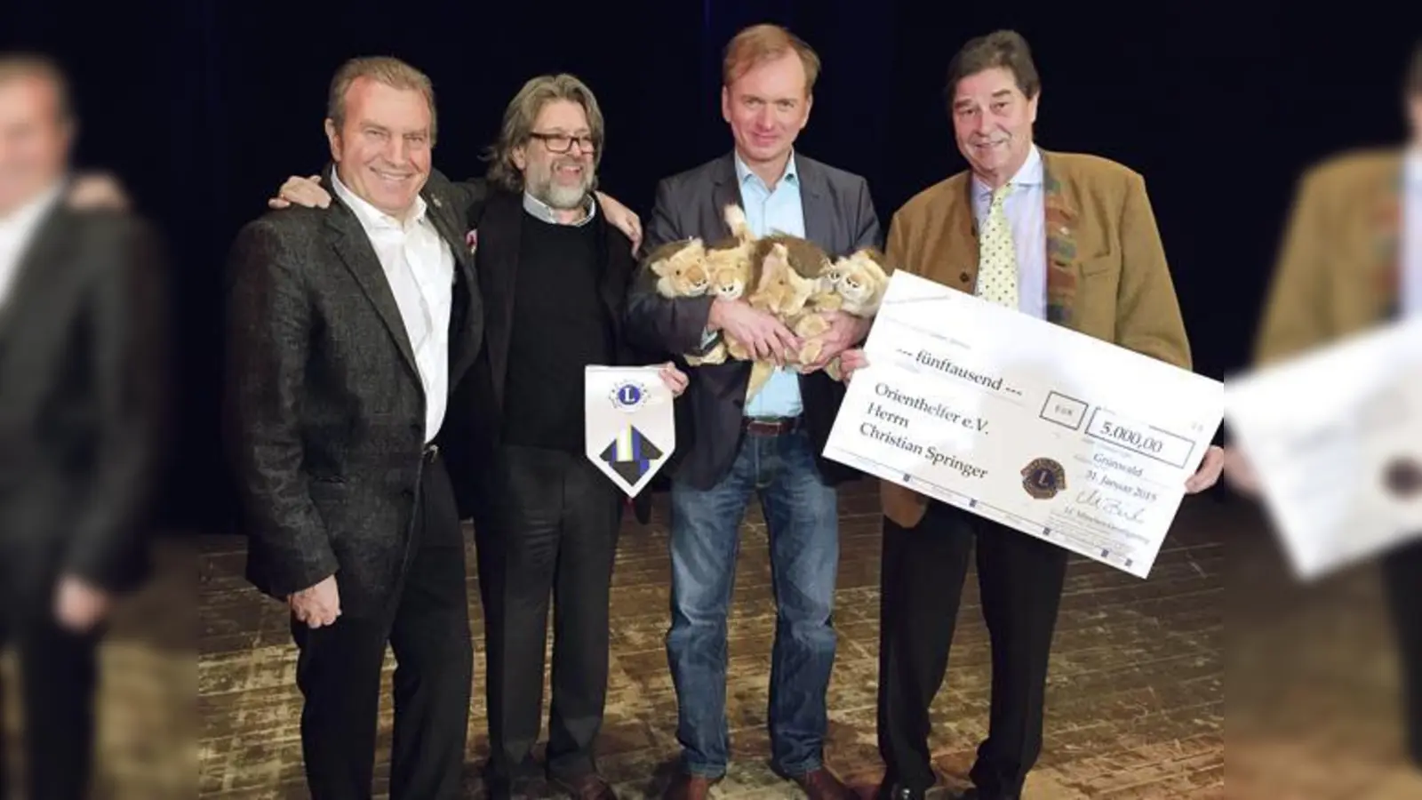 Michael Birkenholz, Präsident des Clubs, Christian Springer, Friedbert Förster, der künftige Präsident und Robert Gareißen, der Initiator der Unterstützung Orienthelfer e.V. (von rechts nach links).  	 (Foto: privat)