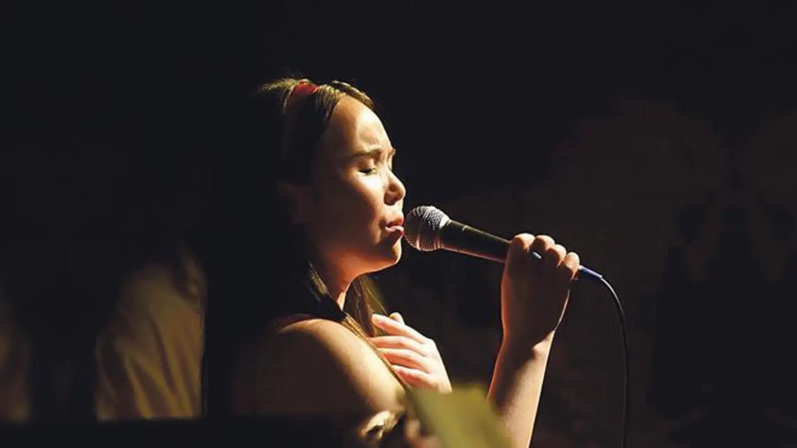 Sängerin Enkhjargal Erkhembayar aus Ulan Bator / Mongolei, nennt sich der Einfachheit halber »Enji«.	  (Foto: VA)