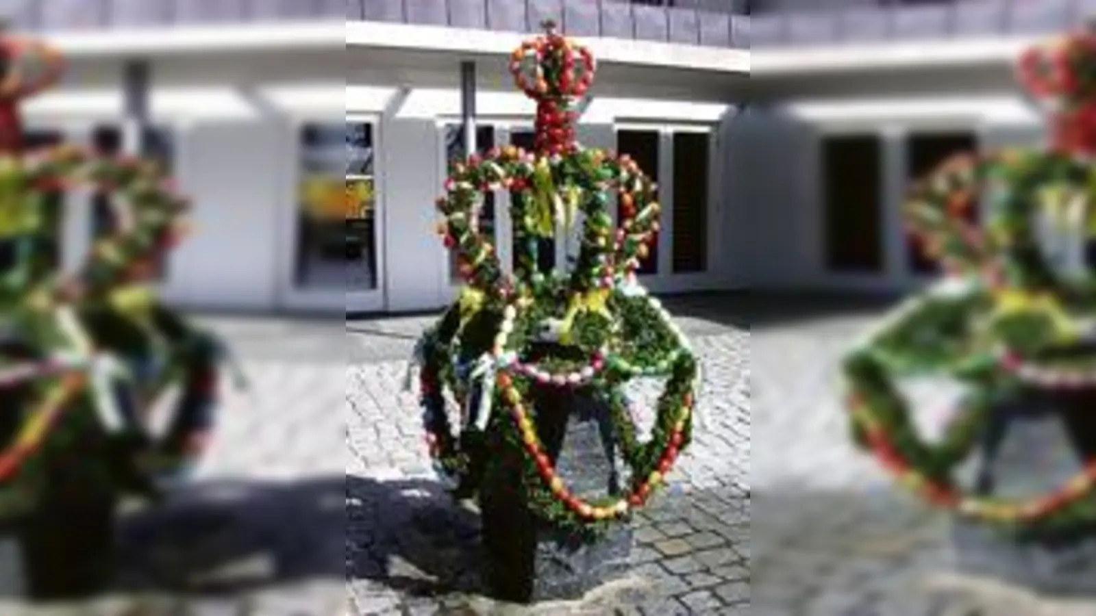 Erstlingswerk mit 400  (Foto: Der Osterbrunnen in der Lerchenau. Foto. VA)