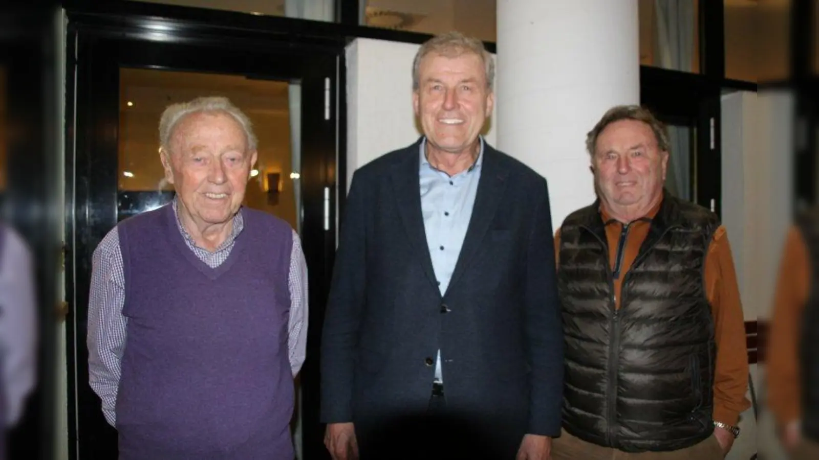 Jahrzehntelange Arbeit im Bezirkausschuss Hadern: v.l. Michael Behr, Johann Stadler und Franz Rudrich verabschieden sich aus dem Stadtteilgremium. (Foto: bb)