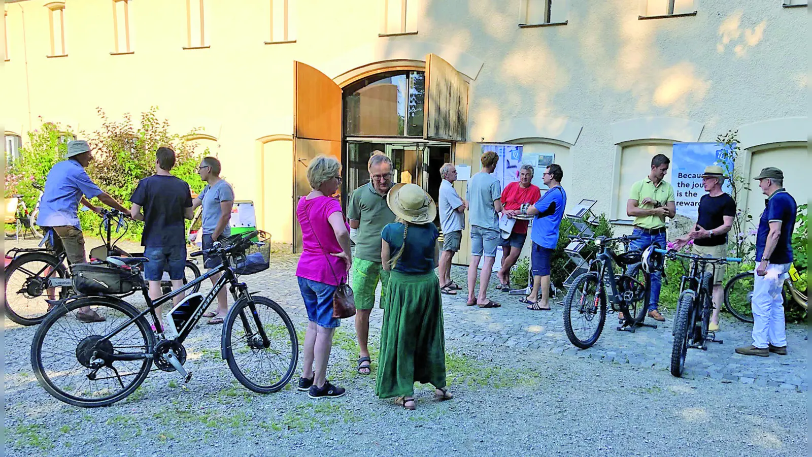 Der Pfarrstadel in Weßling ist Ort für Veranstaltungen, aber auch für Begegnungen. (Foto: pst)