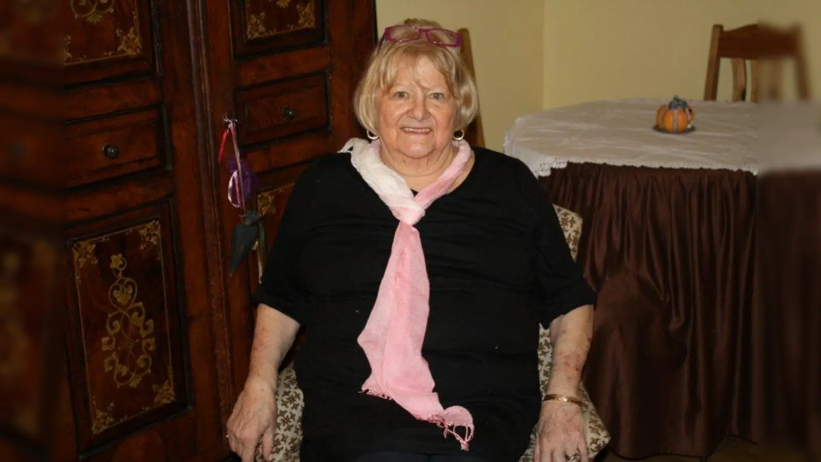 Rosemarie Lochner lebt seit drei Jahren in ihrer GEWOFAG-Wohnung in der Rotbuchenstraße. (Foto: sb)