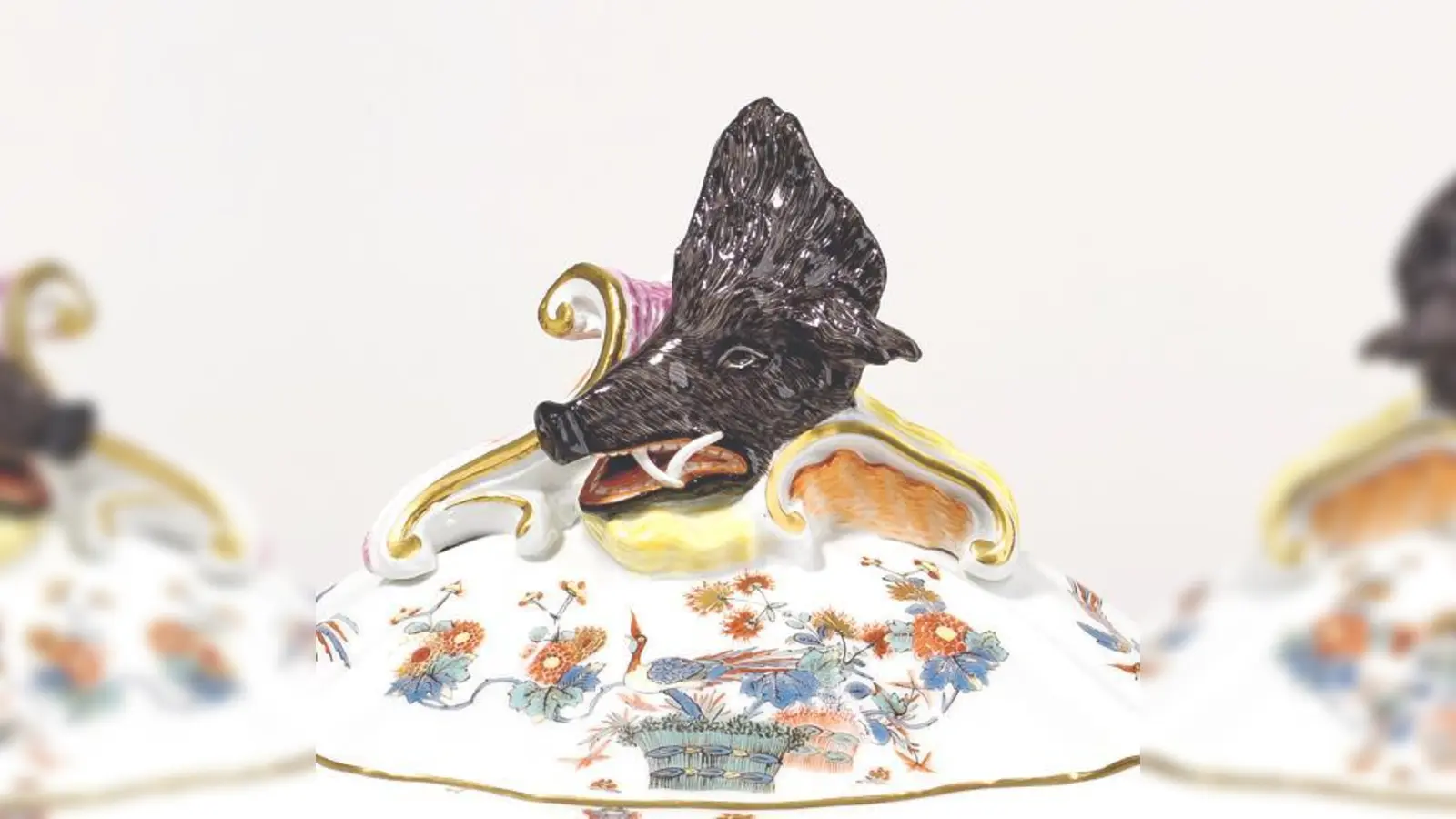 Diese Terrine mit Eberkopf als Deckelgriff stammt aus dem Jahr 1745.     (Foto: Bayerisches Nationalmuseum)