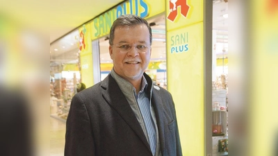 Arndt Lauterbach/ SaniPlus Apotheke und Werbegemeinschaftsvorsitzender.  (Foto: Carola Hochgesang)