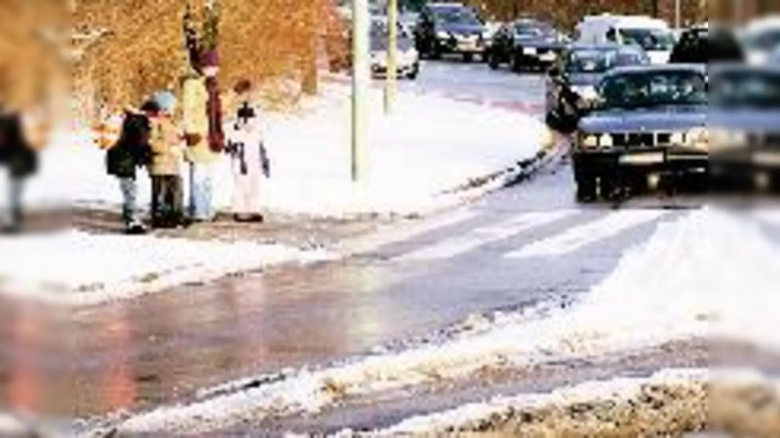 Für diese Kreuzung in Moosach, die in einer Kurve liegt, werden dringend Schulweghelfer gesucht.	 (Foto: sd)
