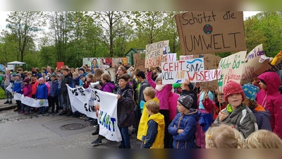 Am Freitag rufen die Grafinger Schüler im Stadtpark zur zweiten Klima-Demonstration im Landkreis auf. (Foto: FFF Grafing)