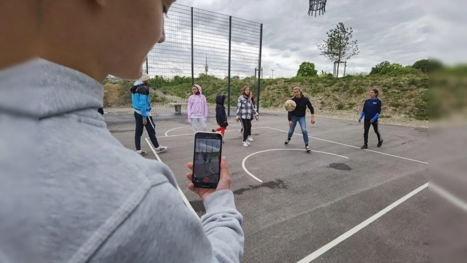 Fußballbegeisterte Kinder und Jugendliche haben sich ins Zeug gelegt, um ihre besten Fußballtricks festzuhalten. Über die eingesandten Videos kann nun abgestimmt werden. (Foto: buntkicktgut)