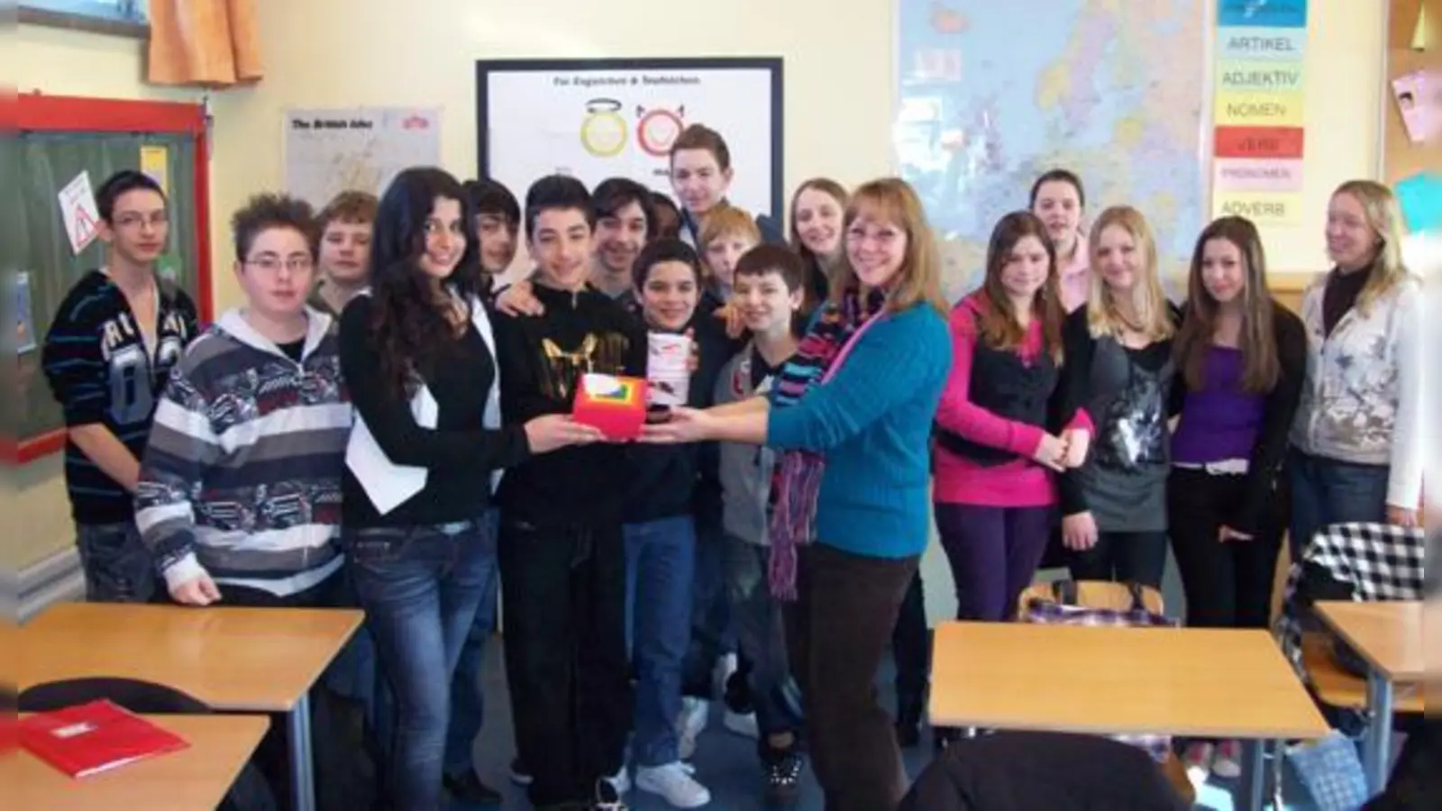 Die Schüler der Bernays-Schule haben fast 1000 Euro für die Erdbebenopfer in Haiti gesammelt. Das Geld wurde an Unicef übergeben.	 (Foto: Privat)