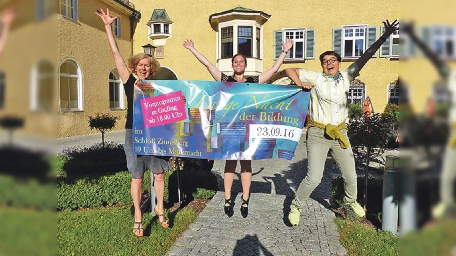 Silvia Müller-Frontzek, Jennifer Becker und Schwester Christophera (v. li) sind die fleißigen Organisatorinnen der Langen Nacht	 (Foto: KBW Ebersberg)
