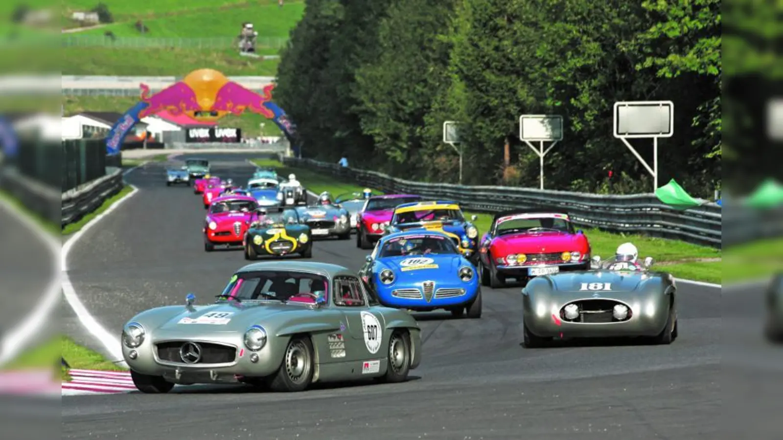 Bei der ADAC Salzburgring Classic am letzten August-Samstag (25.8.) können die Zuschauer rund 250 Klassiker der Rennsportgeschichte hautnah erleben. (Foto: ADAC)