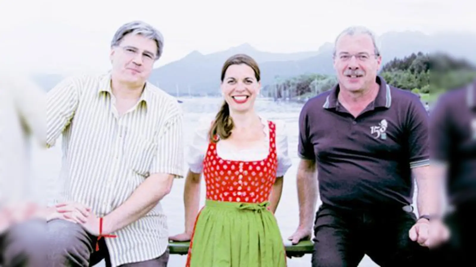 Sofort auf einer Wellenlänge: Meet &amp; Greet-Gewinner Simmerl Landinger (l.) und Walter Brumm mit Traudi Siferlinger.  (Foto: rp)