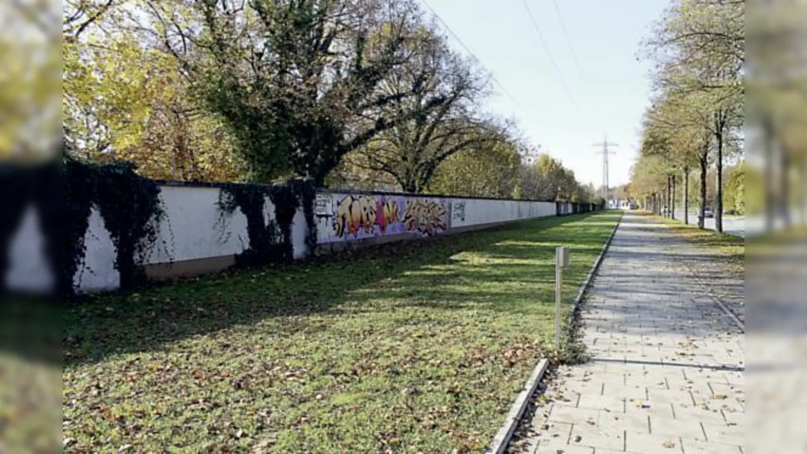 Auf dem Areal der ehemaligen Bayernkaserne (hinter der Mauer) an der Heidemannstraße sollen zwei Schulstandorte entstehen. 	 (Foto: ch)