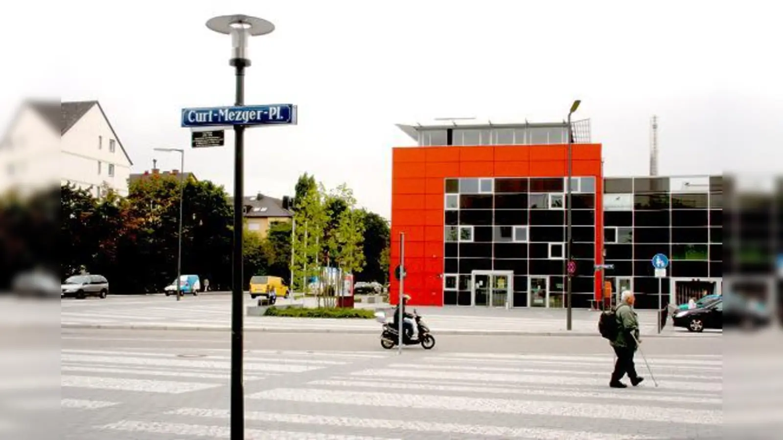 Mittlerweile haben sich mehr als 300 Bürger in einer Unterschriftenaktion für einen Wochenmarkt auf dem Curt-Mezger-Platz ausgesprochen. 	 (Foto: ws)