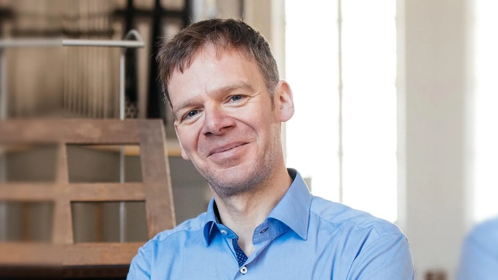 Kirchenmusikdirektor Michael Roth interpretiert beim Konzert bekannte Klassiker neu auf der Orgel.  (F.: Julia Knoblauch)