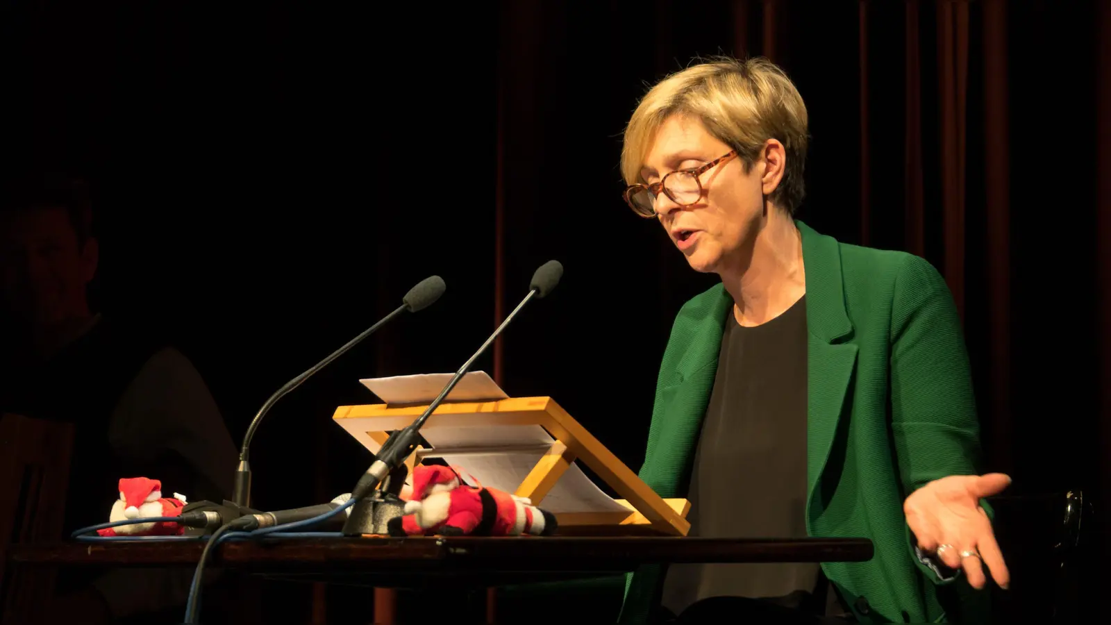 Auch die Ebersbergerin und frühere Kabarettistin Marlen Reichert unterstützt heuer mit Ihrer Lesung die Aktion "Sternstunden". (Foto: VA)