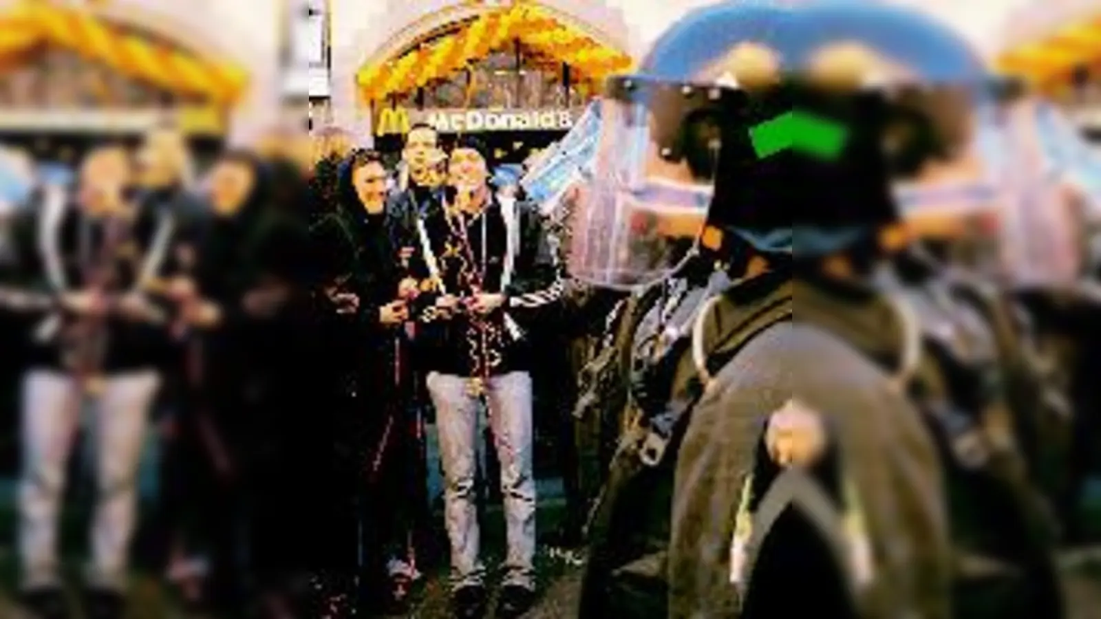 Konstanten im Februar: Die Sicherheitskonferenz, die Demonstranten und das handfeste Zugreifen der Polizei. Wie 2002 auf dem Marienplatz.	 (Foto: mh)