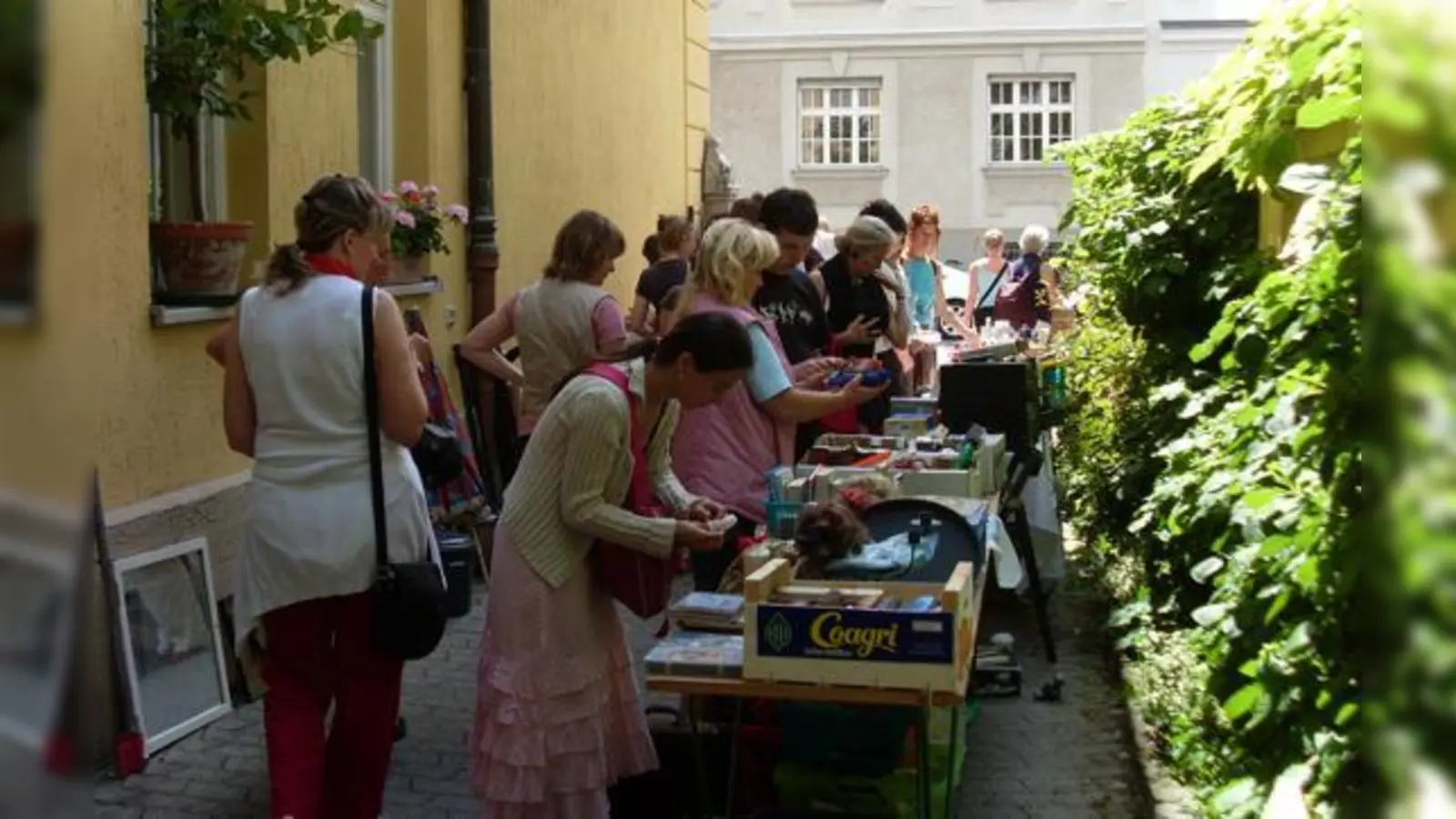 Die Hof-Flohmärkte in München werden begeistert angenommen. Tausende durchstöbern die Höfe allein in Schwabing und der Maxvorstadt.	 (Foto: VA)