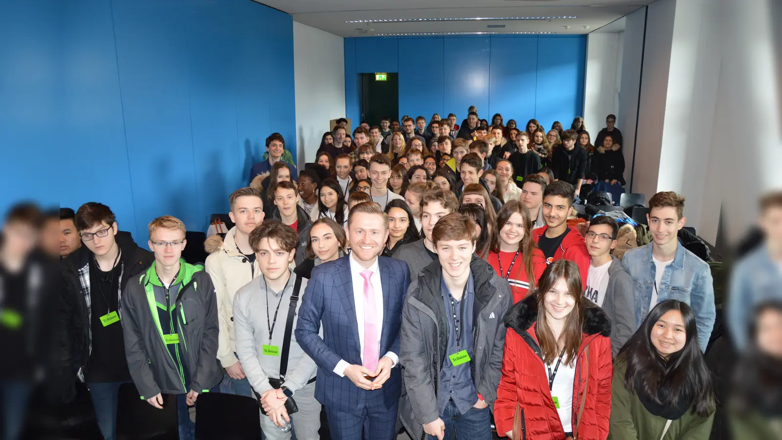 90 Schüler des Werner-von-Siemens-Gymnasiums zu Gast bei MdB Dr. Wolfgang Stefinger. (Foto: privat)