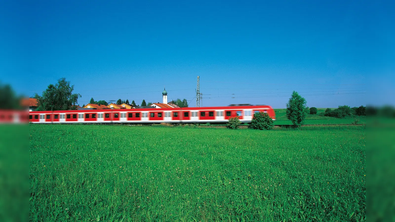 Die S-Bahn von Erding nach München ist nur eingleisig, mit einem eher mäßigen Takt, und daher für größere Pendlerströme nur bedingt geeignet. (Foto: MVV GmbH)