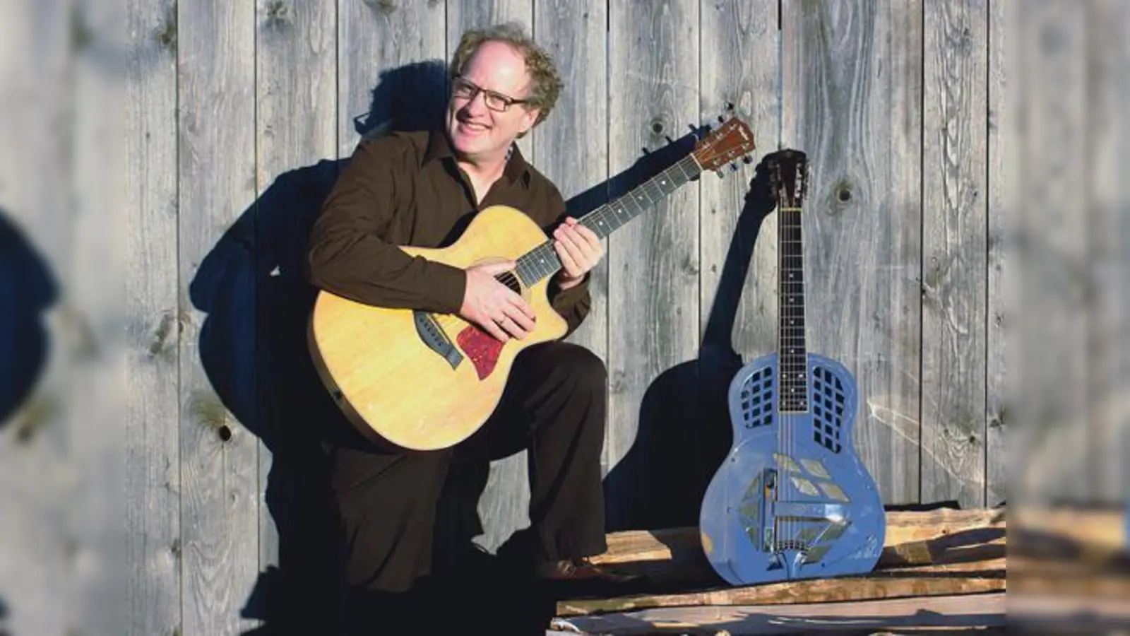 Sänger und Gitarrenkünstler Paul Stowe zu Gast bei »Live im Foyer« im Kulturhaus Neuperlach. 	 (Foto: VA)