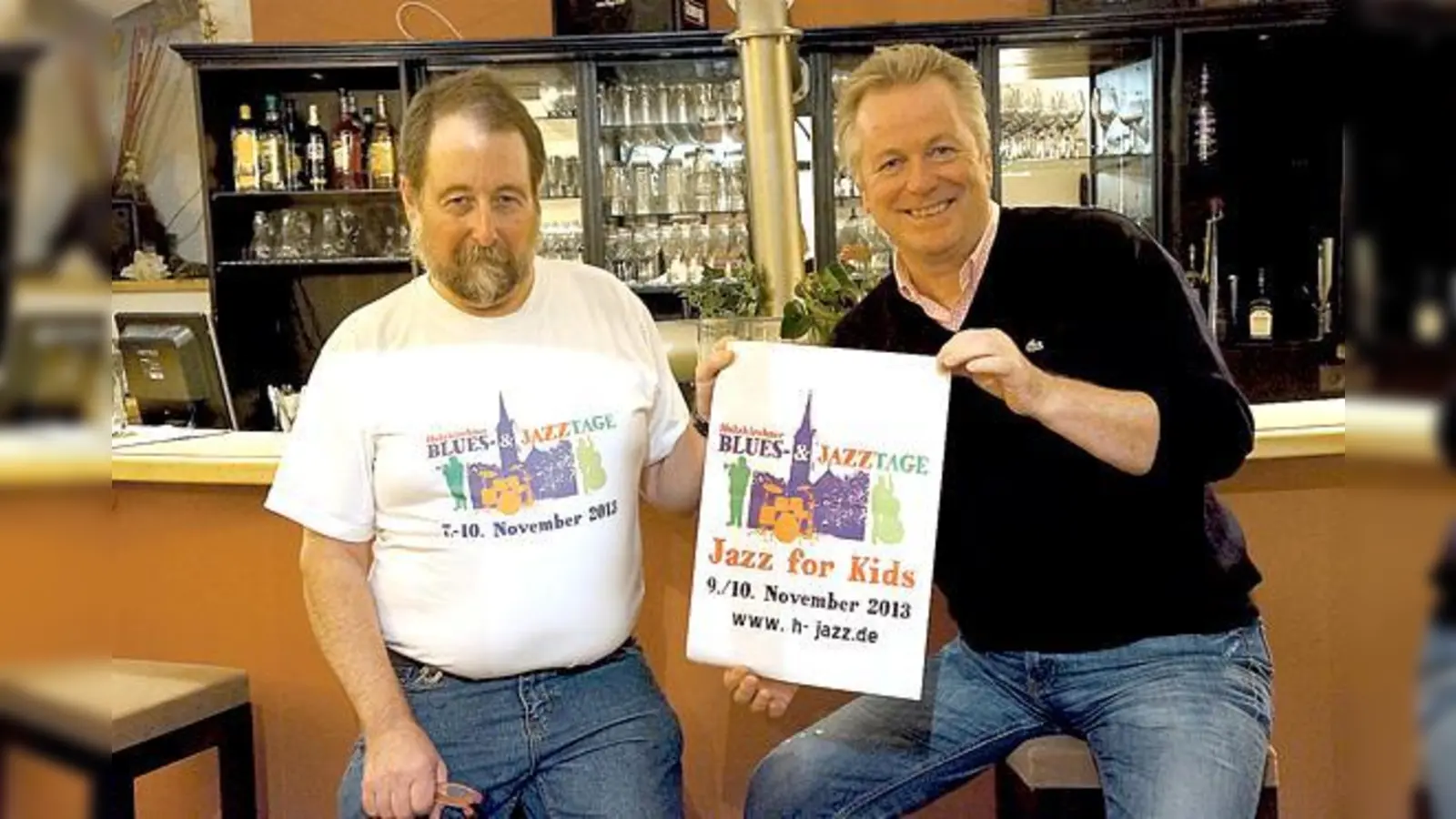 Klaus Offermann von der Bürgerstiftung Holzkirchen und Manfred Ranak freuen sich, die zweiten Blues- und Jazztage präsentieren zu  können. 	 (Foto: hw)
