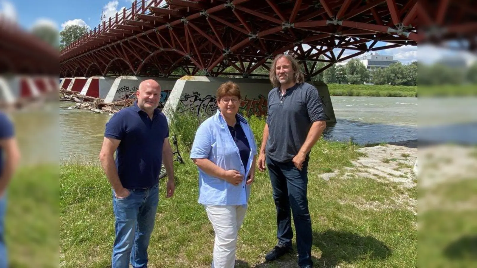 Sie bitten bei Isar-Festen um Rücksicht auf Mensch, Natur und Tiere (von links): stellv. SPD-Fraktionsvorsitzender Christian Vorländer, SPD-Stadträtin Micky Wenngatz und SPD-Stadtrat Roland Hefter. (Foto: SPD)