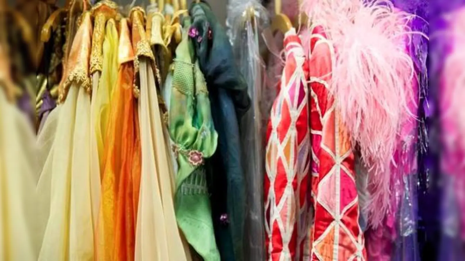 Ein Traum für alle Faschingsfans: Kostümverkauf des Gärtnerplatztheaters.	 (Foto: VA)