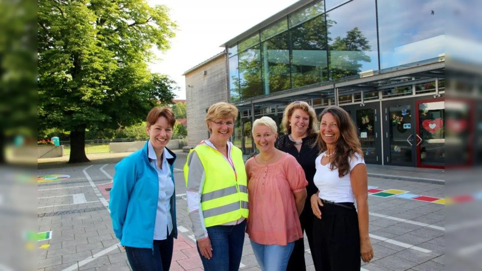 „Wir könnten mehr Hilfe gebrauchen!“ V.l. Tanja Gilger, Helga Scharf, Koordinatorin Silke Wilke, Carolin Bals-Junkes und Schulleiterin Margit Baran-Lander. (Foto: us)