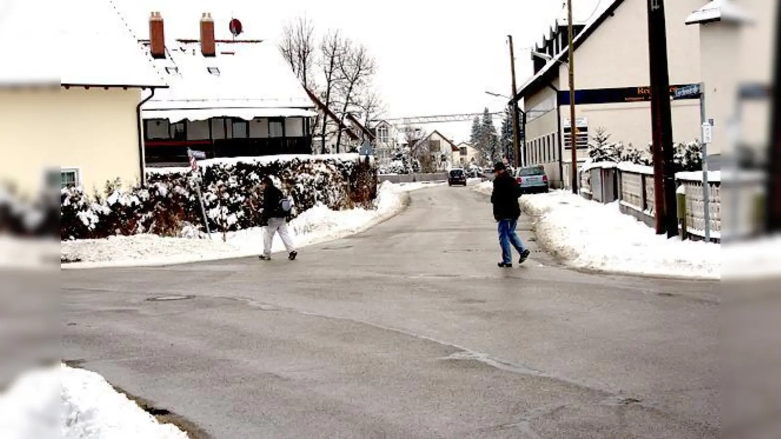 In der Lerchenstraße soll die Stadt einen Zebrastreifen zum sicheren Überqueren der Fahrbahn anlegen, das fordern die Anwohner. 	 (Foto: ws)