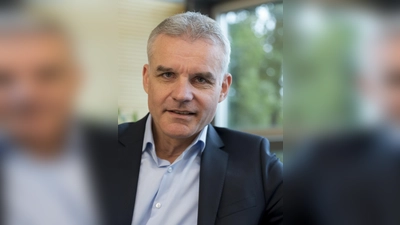 Stefan Hafner heißt der neue kaufmännische Geschäftsführer der Gemeindewerke Holzkirchen. Er unterstützt damit Albert Götz. (Foto: Gemeindewerke Holzkirchen)