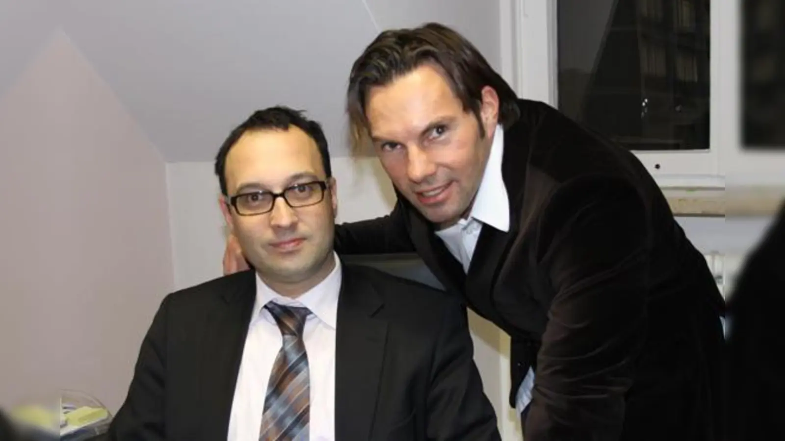 Rechtsanwalt Dr. Adam Ahmed (li.) und Thomas Jakob Renner helfen mit dem Verein Subsidium Straftätern auf ihrem Weg in ein geregeltes Leben.  (Foto: ko)