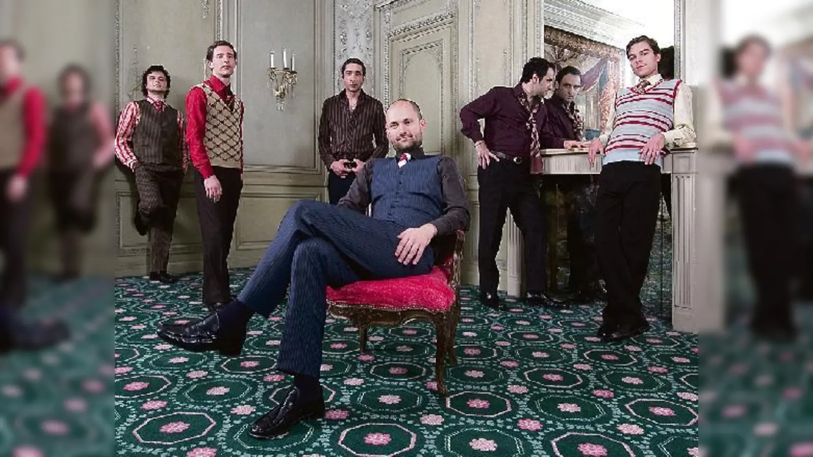 »Konnexion Balkon«, nicht etwa ein Druckfehler, sondern eine serbokroatische-bulgarisch-georgisch-moldawisch-rumänische Verbindung von Musikern deren Alltag in den Plattenbauten ihrer Jugend vor allem von Balkon zu Balkon organisiert wurde.  (Foto: VA)