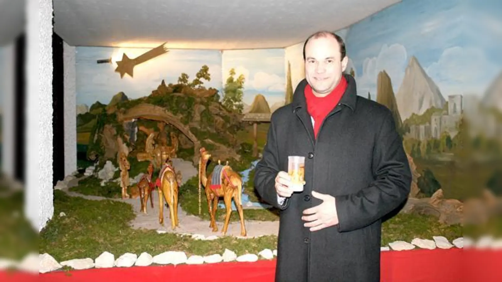 Pfarrer Markus Brunner möchte, dass zu Weihnachten das Licht von Bethlehem auch in seiner Kirche leuchtet.	 (Foto: sh)