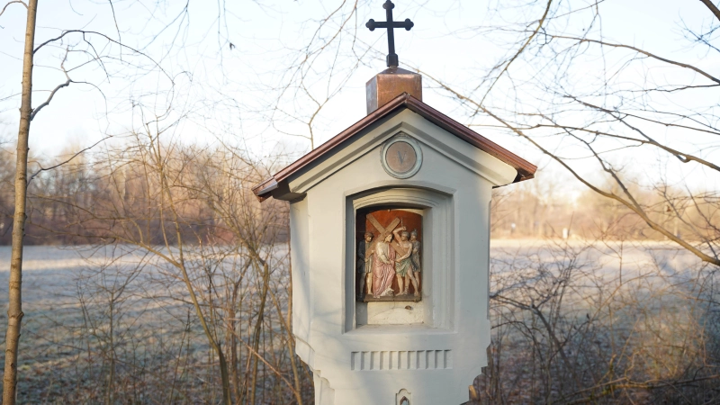 Nach dem Gebet folgt ein Gang zum nahegelegenen Berg am Laimer Kreuzweg, einem des letzten Kreuzwege Münchens unter freiem Himmel. (Foto: Mathias Brandstaetter)
