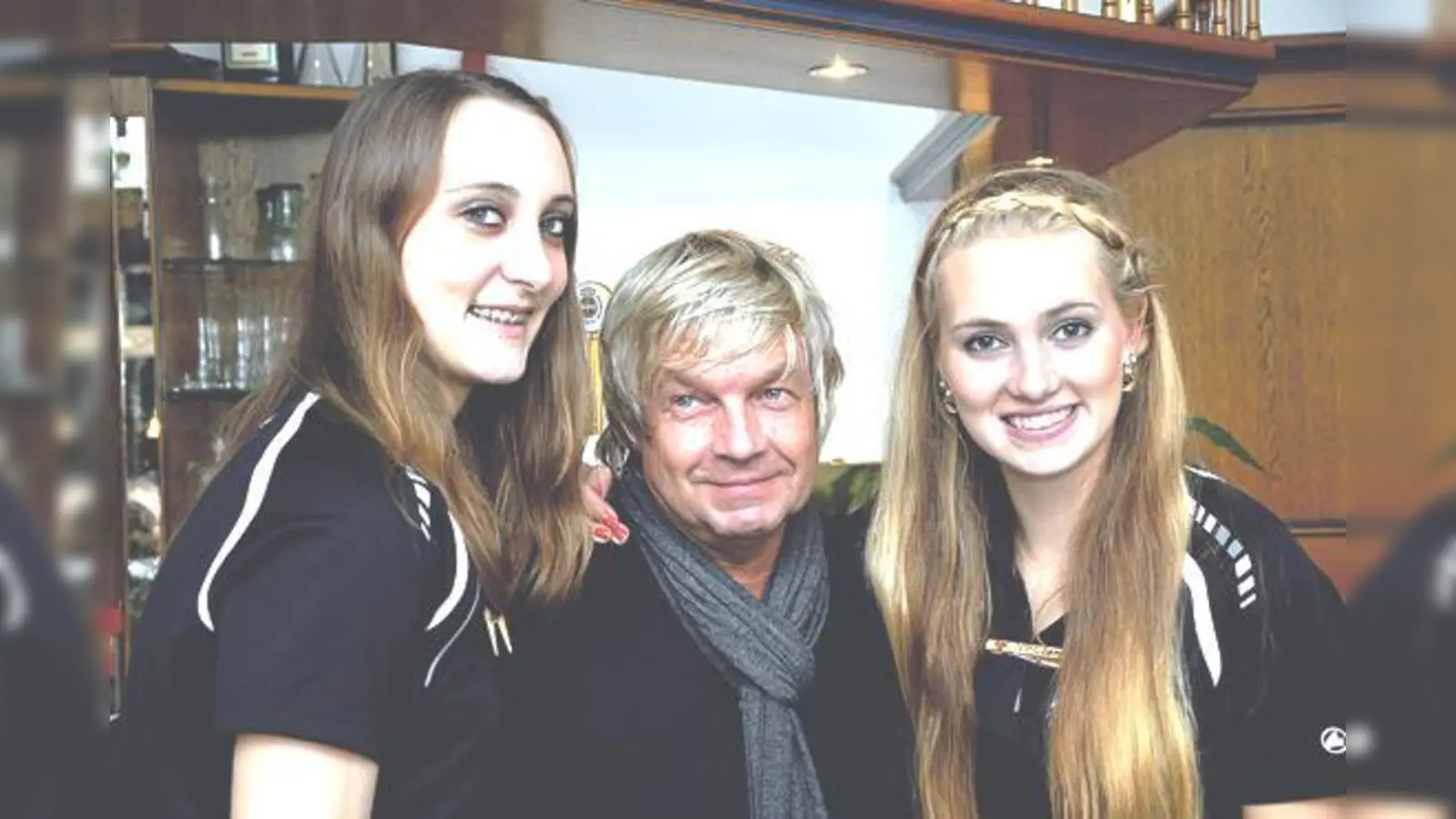 Maja Hammerschmidt, Sponsor DJ Woiferl und Christina Kock bei der Mannschaftspräsentation.	 (Foto: privat)