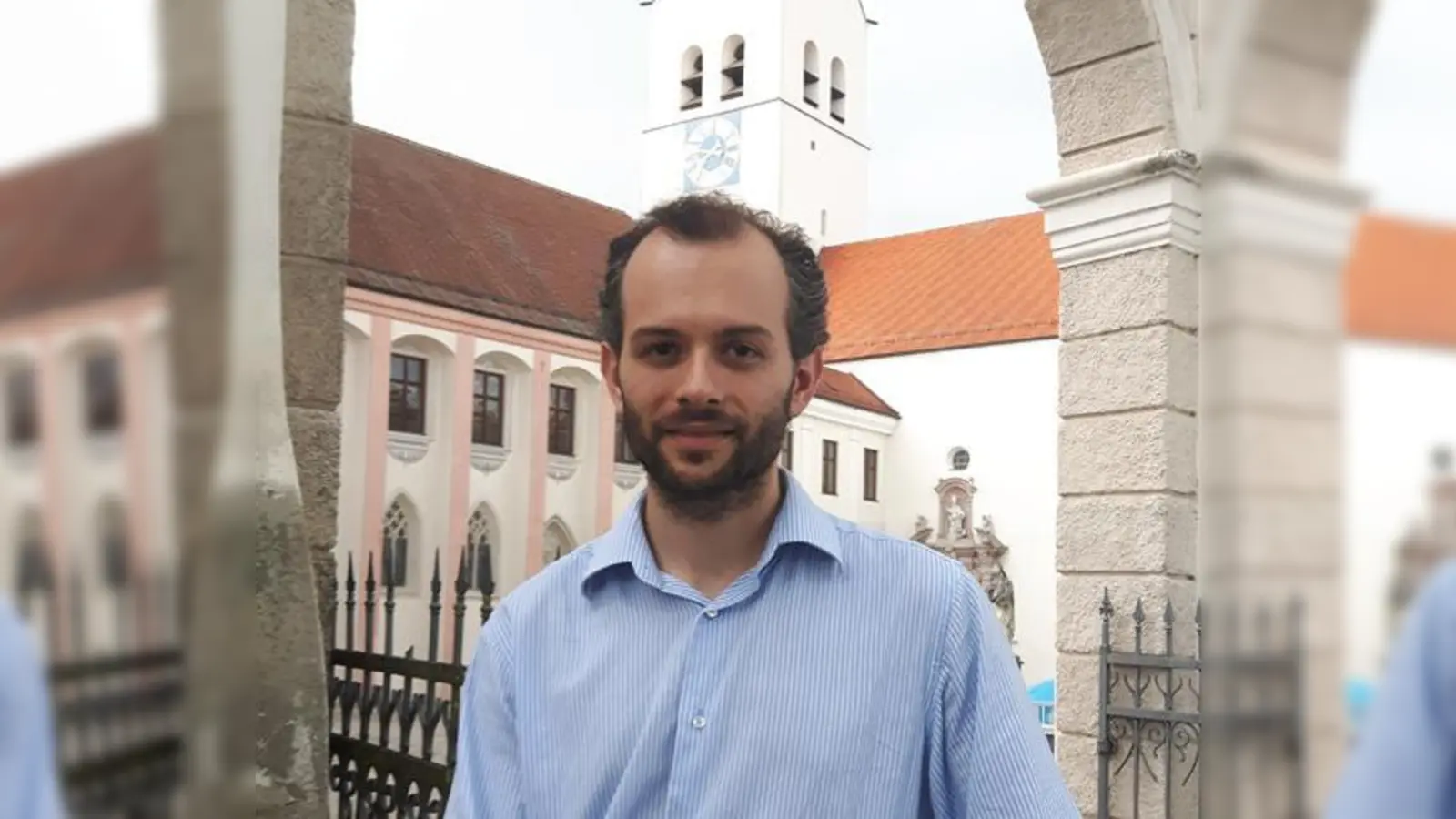 Matthias Egger ist Musikdirektor am Freisinger Dom, am 14. März spielt er in St. Michael in der Fußgängerzone.  (Foto: Privat)
