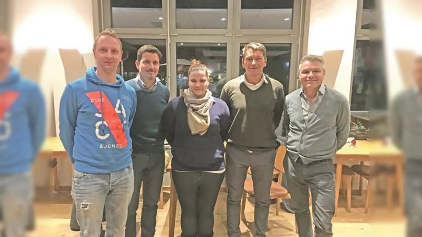 Matthias Schmidt, Bernd Scharrer, Kathi Ilmberger, Herbert Wohlfahrt, Jugendleiter und Christoph Graf (v. l.).                    (Foto: Privat)