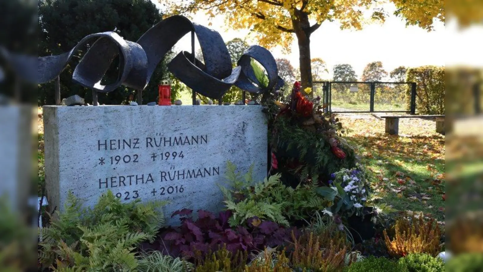 Heinz Rühmann fand seine letzte Ruhe auf dem Friedhof in Aufkirchen. (Foto: Hauck)