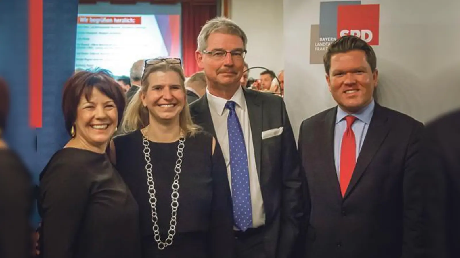 Haben beim Empfang zusammen das neue Jahr begrüßt: Landtagsabgeordnete Diana Stachowitz, Stadträtin Julia Schönfeld-Knor, Stadtrat Alexander Reissl und der Bundestagsabgeordnete Florian Post (v.l.).	 (Foto: Diana Stachowitz)