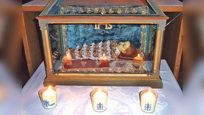 Das Siegertsbrunner Christkindl wird in der Silvesternacht in der Leonhardikirche zu sehen sein.	 (Foto: VA)