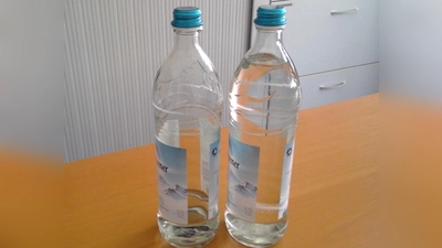 Mehrwegflaschen mit einem Schraubgewinde sollten immer mit Verschluss zurückgegeben werden.  (Foto: bas)