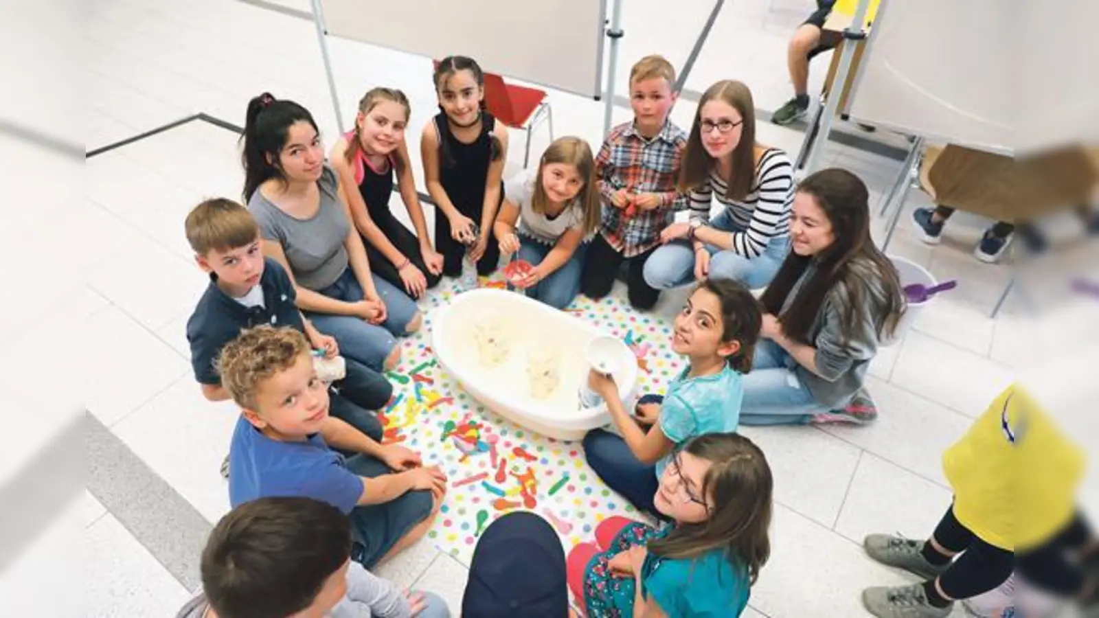 Es waren nicht allein die physikalischen Experimente, die belegten, dass der Unterricht am OMG auch praxisorientiert ist.	 (Foto: VA)