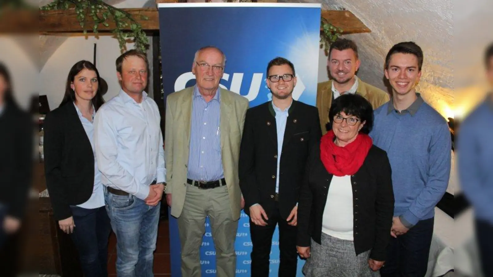 Der neu gewählte Vorstand: Daniela Staltmayr (Beisitzerin), Johann Staltmayr, Günther Stangenberg (Beisitzer), Georg Guggemos, CSU-Kreisrat Peter Ostenrieder (Wahlleiter), Sonja Rohrmoser (Beisitzerin) und Julius Ferg (von links). (Foto: CSU Wessobrunn)