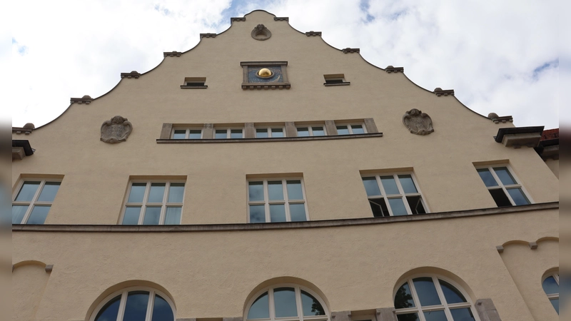 Auch an das Schicksal ehemaliger Schüler des Maximiliansgymnasiums wird in der Veranstaltung erinnert.  (Foto: mha)