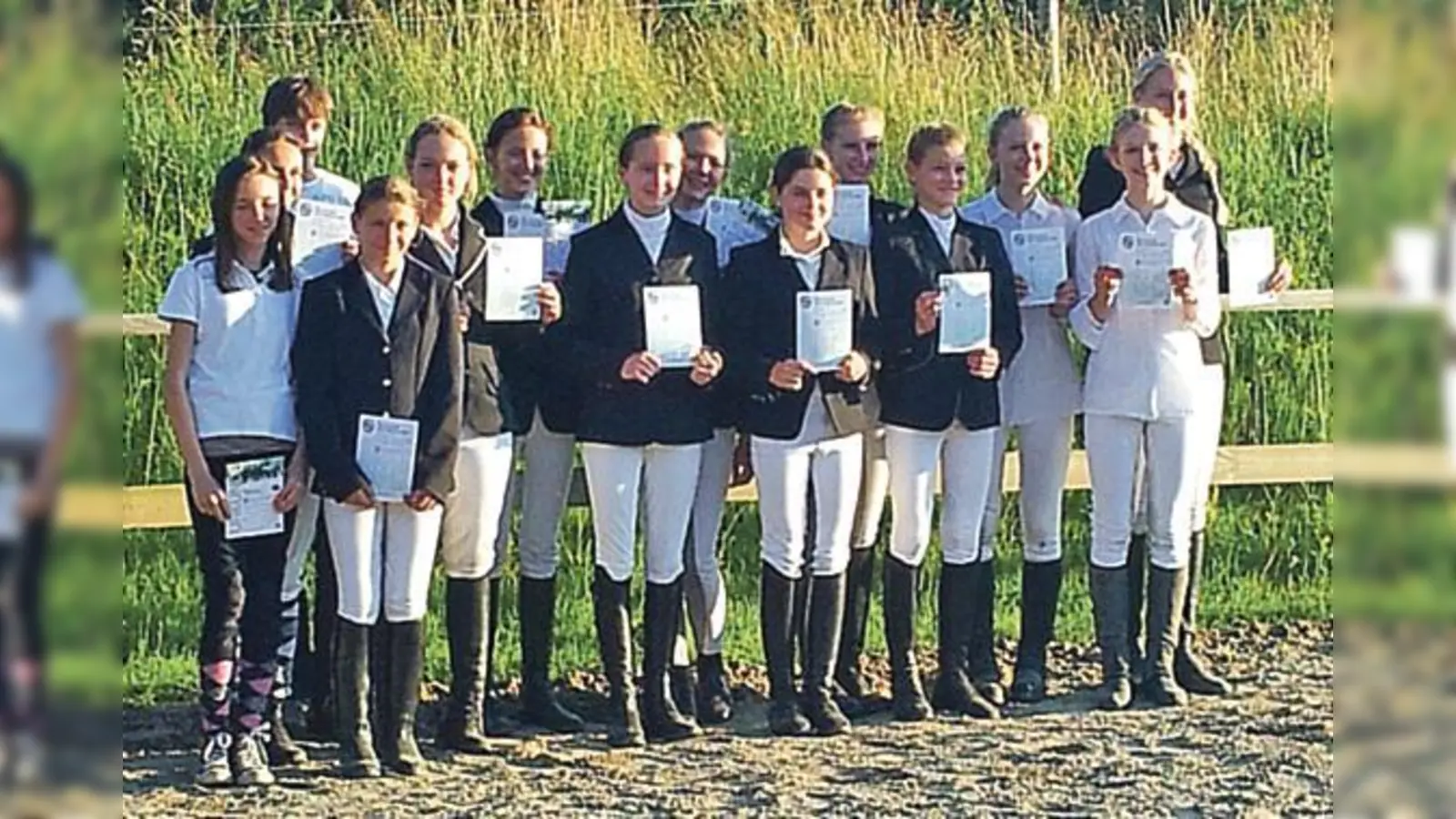 Der Reitverein der Pferdefreunde Holzkirchen gratuliert allen Teilnehmern zur bestandenen Prüfung ganz herzlich.  (Foto: VA)