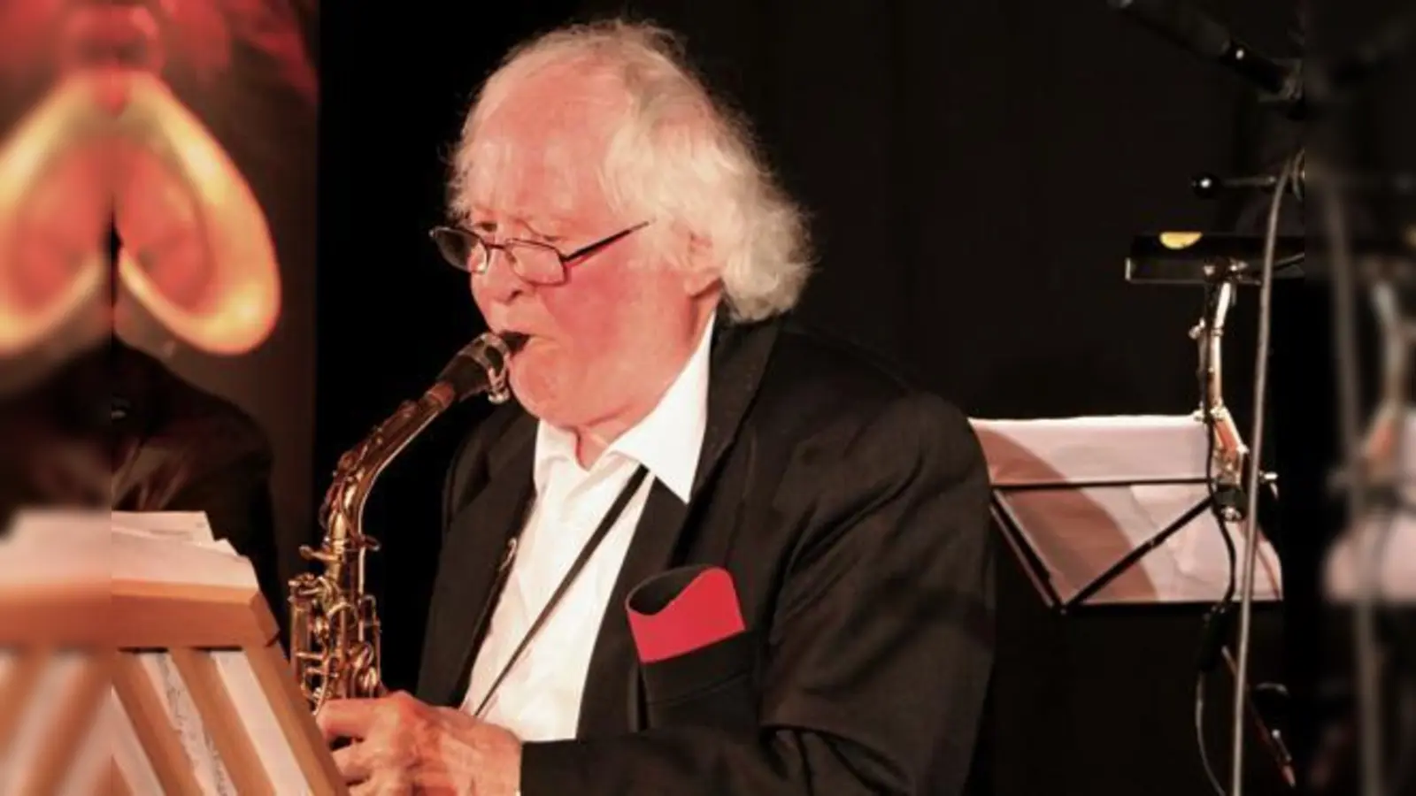 Das Pelkovenschlössl bot dem Ausnahme-Musiker, der sein Leben dem Jazz gewidmet hat, ein »liebes Publikum«.  	 (Foto: VA)