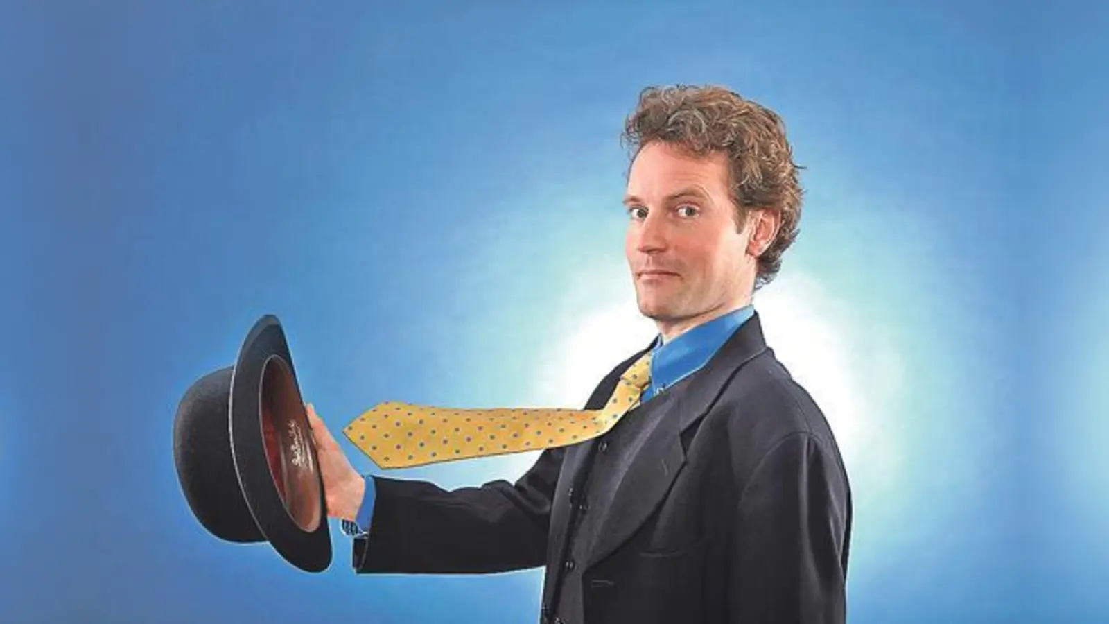 René Frotscher will das Publikum zum Lachen bringen, aber gleichzeitig auch verzaubern.	 (Foto: Florian Schreiber)